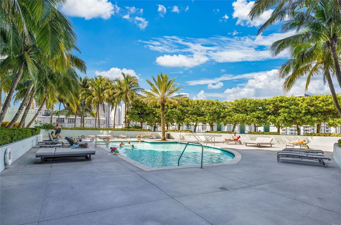 Recently Sold: $485,000 (1 beds, 1 baths, 838 Square Feet)