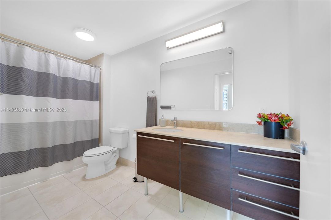 Recently Sold: $485,000 (1 beds, 1 baths, 838 Square Feet)