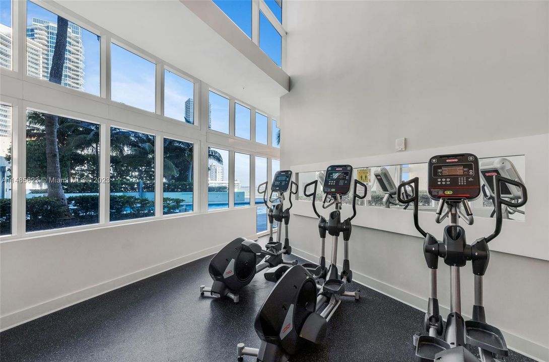 Recently Sold: $485,000 (1 beds, 1 baths, 838 Square Feet)