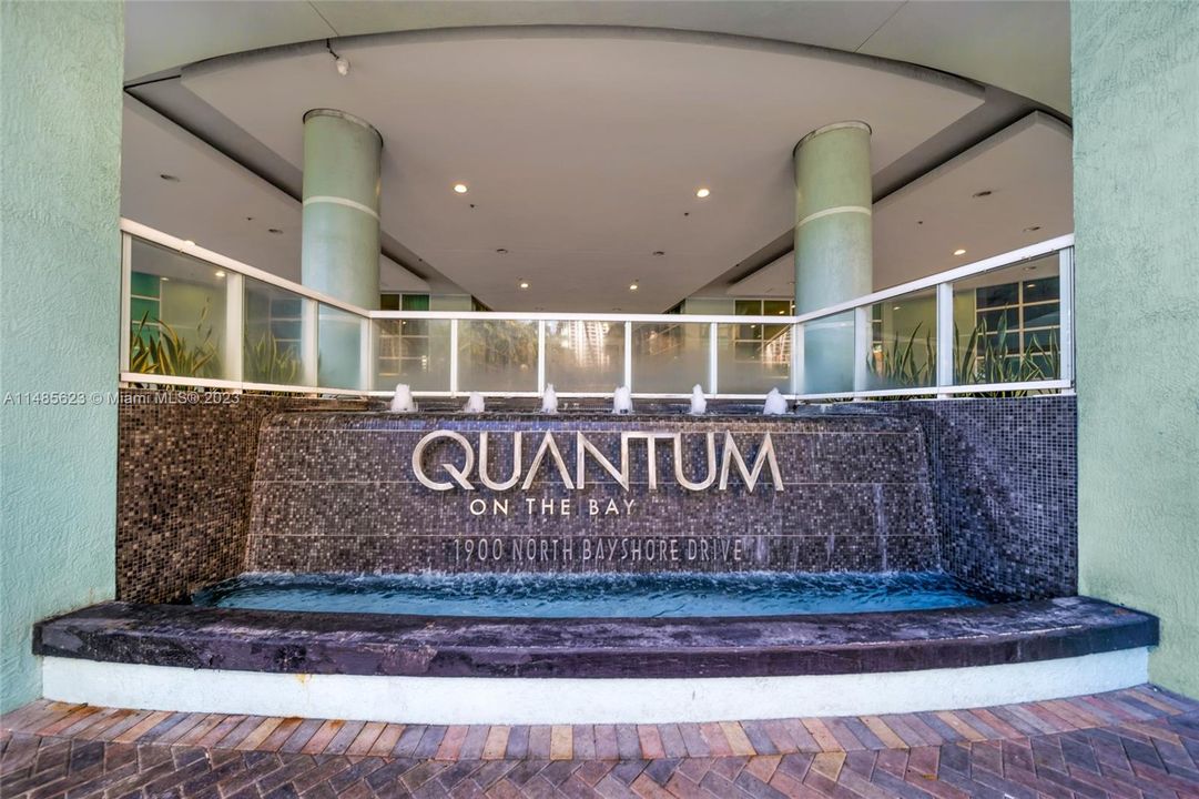 Recently Sold: $485,000 (1 beds, 1 baths, 838 Square Feet)