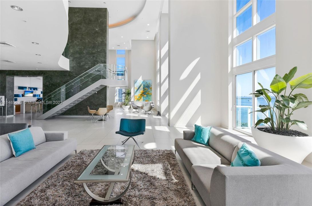 Recently Sold: $485,000 (1 beds, 1 baths, 838 Square Feet)