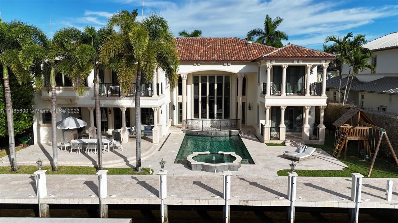 For Sale: $7,999,999 (6 beds, 7 baths, 7130 Square Feet)