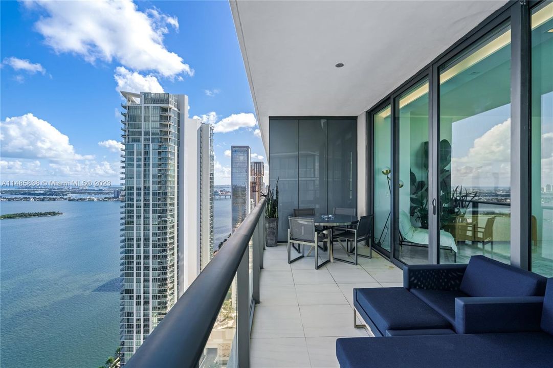 For Sale: $1,735,000 (3 beds, 3 baths, 1649 Square Feet)