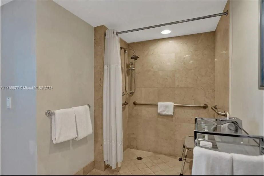 待售: $169,000 (1 贝兹, 1 浴室, 470 平方英尺)