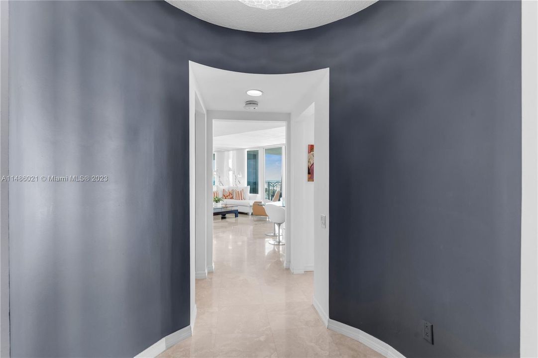 For Sale: $2,500,000 (2 beds, 2 baths, 1530 Square Feet)