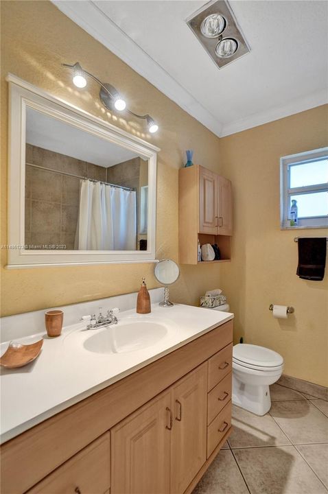 Recently Sold: $179,000 (2 beds, 1 baths, 880 Square Feet)