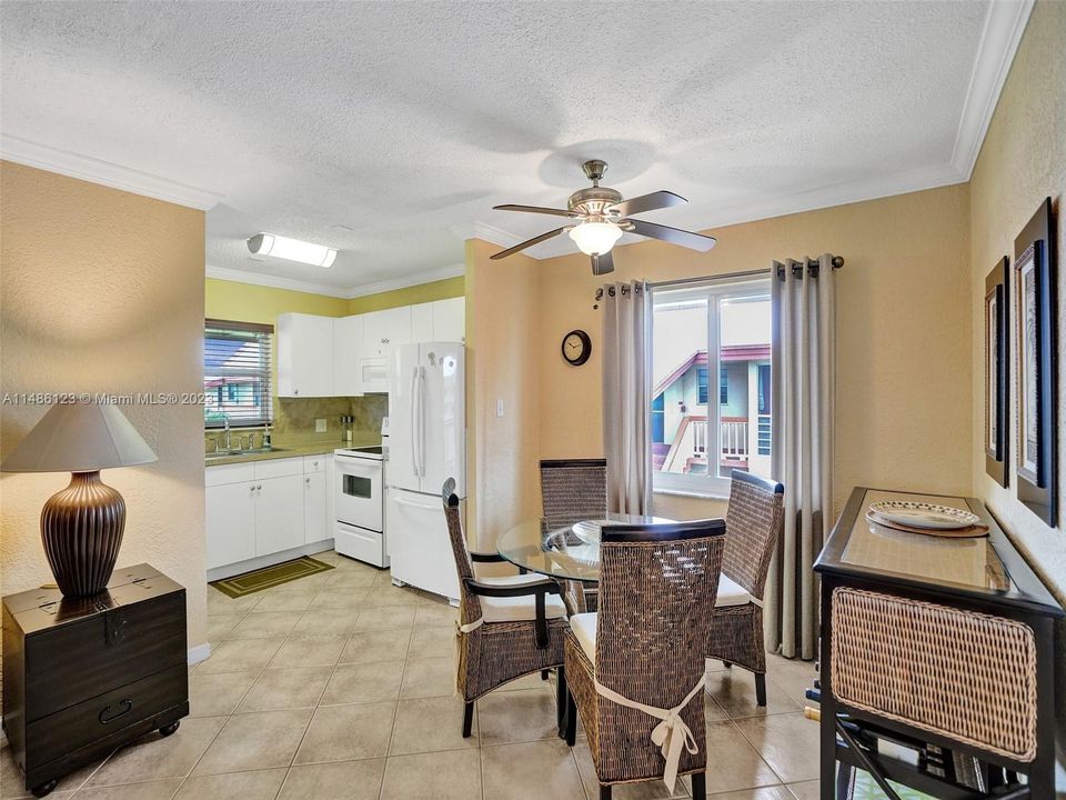 Recently Sold: $179,000 (2 beds, 1 baths, 880 Square Feet)