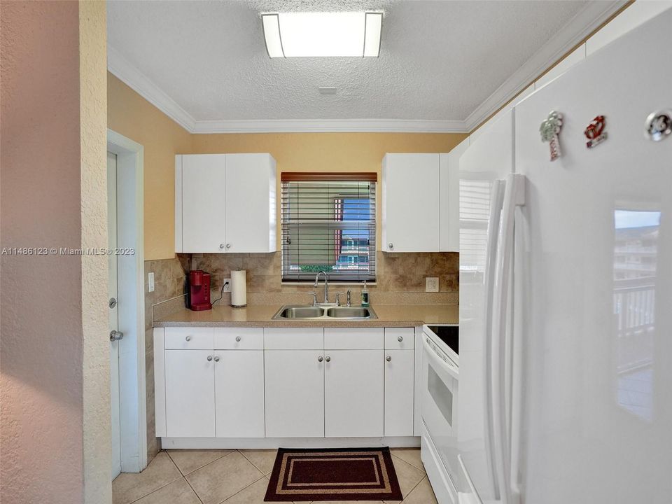 Recently Sold: $179,000 (2 beds, 1 baths, 880 Square Feet)