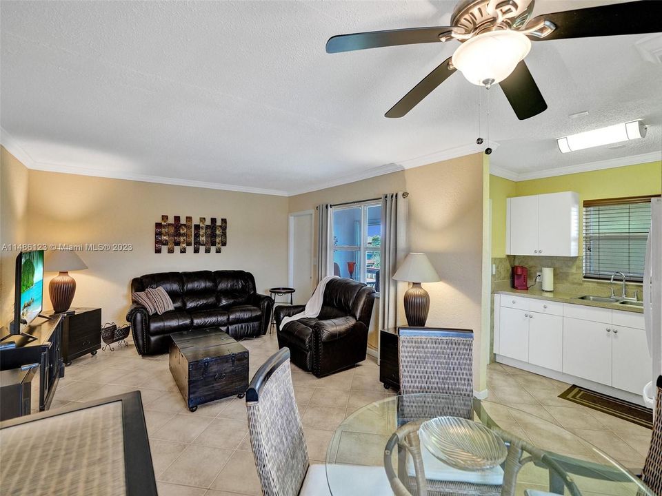 Recently Sold: $179,000 (2 beds, 1 baths, 880 Square Feet)