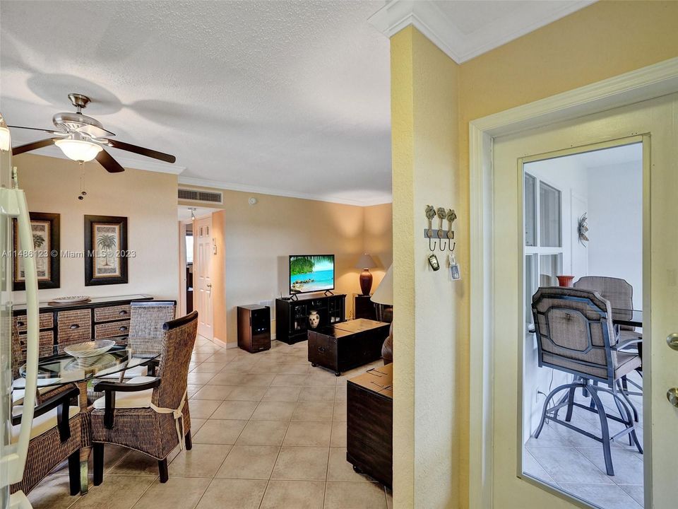 Recently Sold: $179,000 (2 beds, 1 baths, 880 Square Feet)