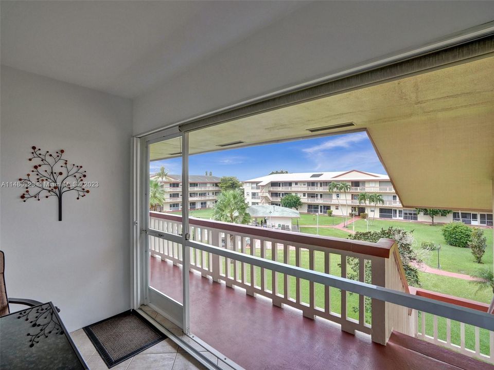 Recently Sold: $179,000 (2 beds, 1 baths, 880 Square Feet)