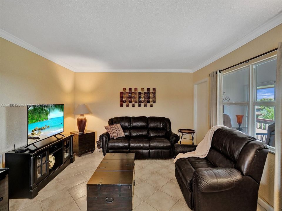 Recently Sold: $179,000 (2 beds, 1 baths, 880 Square Feet)