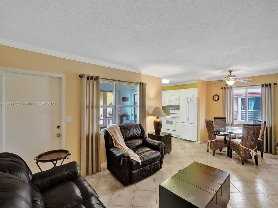 Recently Sold: $179,000 (2 beds, 1 baths, 880 Square Feet)