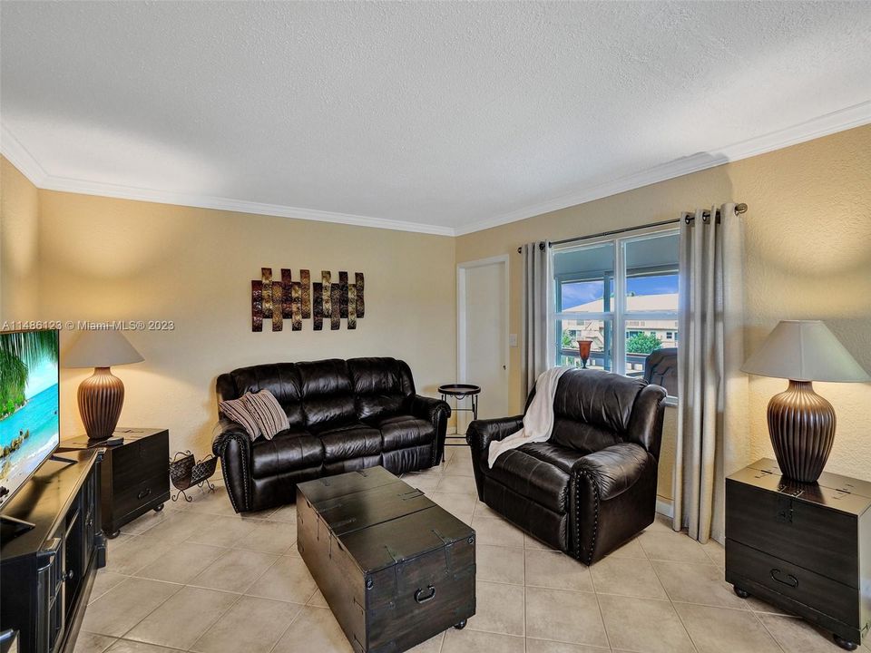 Recently Sold: $179,000 (2 beds, 1 baths, 880 Square Feet)