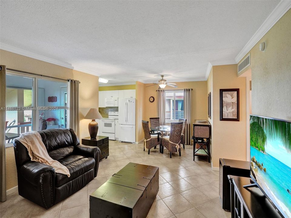 Recently Sold: $179,000 (2 beds, 1 baths, 880 Square Feet)