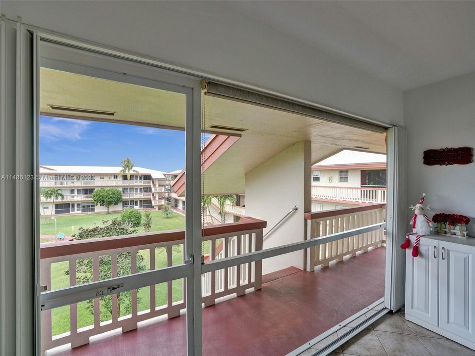 Recently Sold: $179,000 (2 beds, 1 baths, 880 Square Feet)