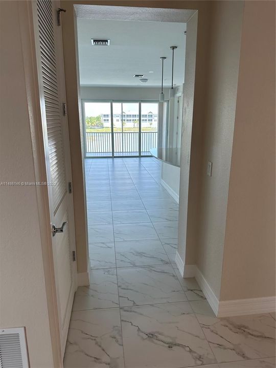 最近租的: $4,200 (3 贝兹, 2 浴室, 2444 平方英尺)