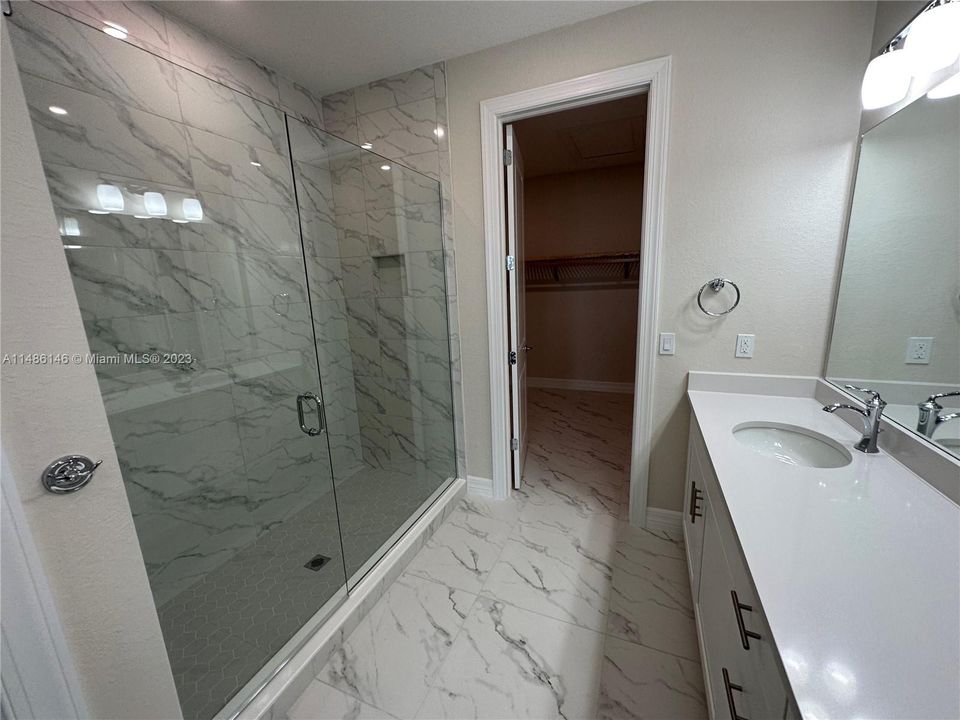 最近租的: $4,200 (3 贝兹, 2 浴室, 2444 平方英尺)