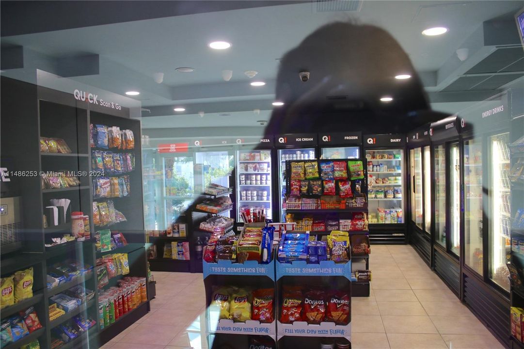 Недавно продано: $420,000 (1 спален, 1 ванн, 750 Квадратных фут)