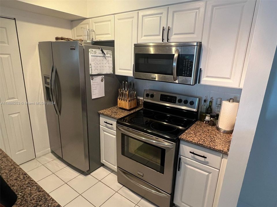 Недавно продано: $420,000 (1 спален, 1 ванн, 750 Квадратных фут)