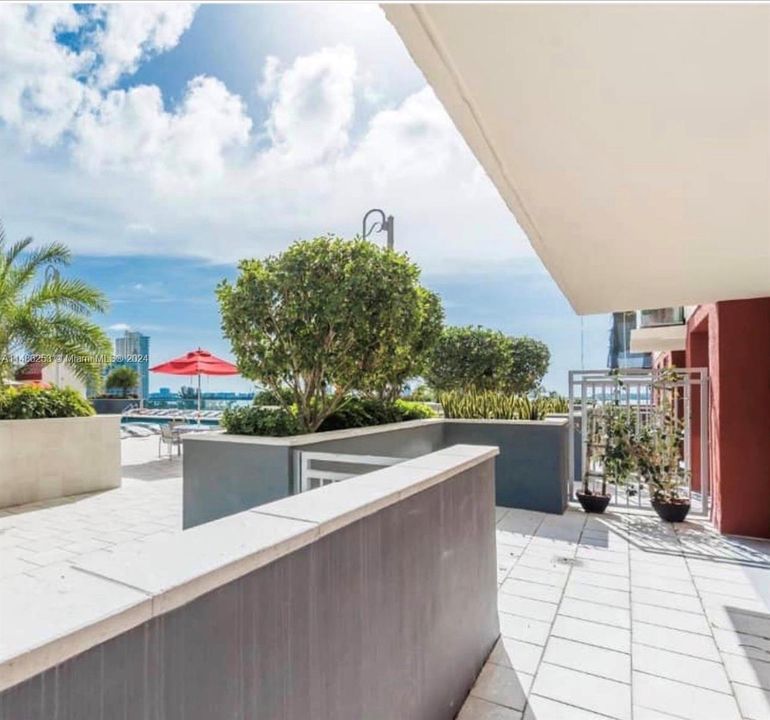 Недавно продано: $420,000 (1 спален, 1 ванн, 750 Квадратных фут)