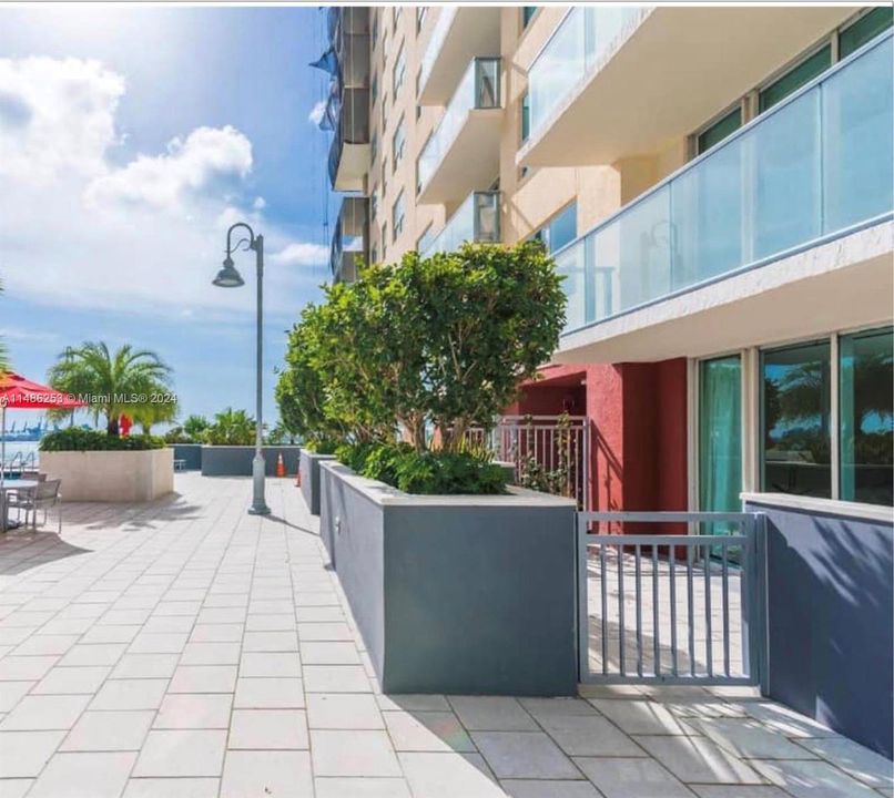 Недавно продано: $420,000 (1 спален, 1 ванн, 750 Квадратных фут)