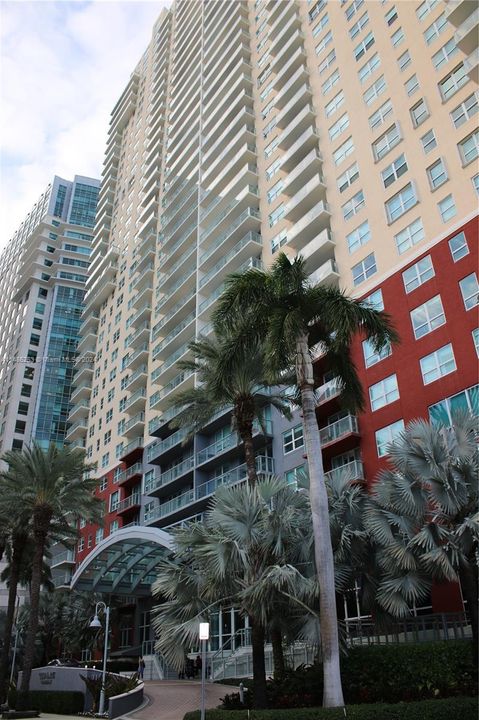 Недавно продано: $420,000 (1 спален, 1 ванн, 750 Квадратных фут)