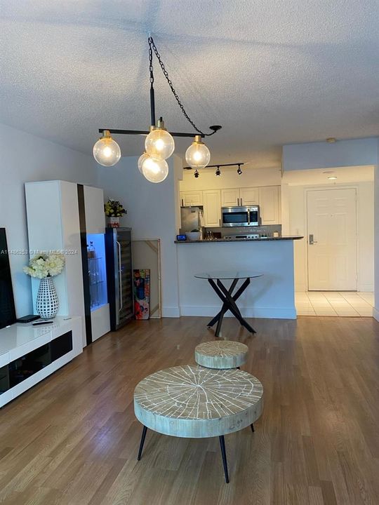 Недавно продано: $420,000 (1 спален, 1 ванн, 750 Квадратных фут)