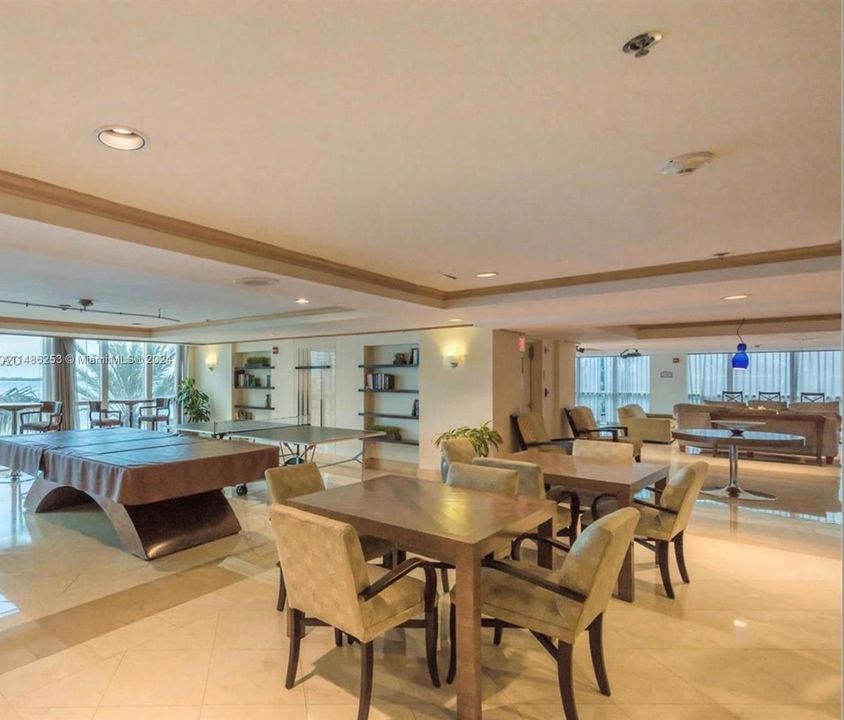 Недавно продано: $420,000 (1 спален, 1 ванн, 750 Квадратных фут)