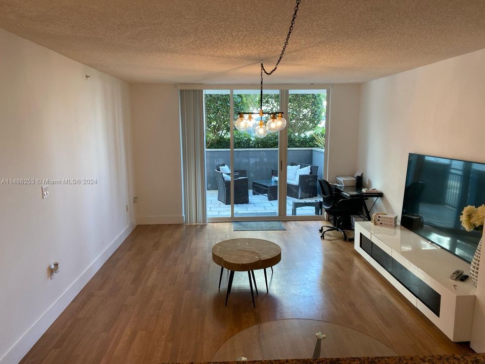 Недавно продано: $420,000 (1 спален, 1 ванн, 750 Квадратных фут)