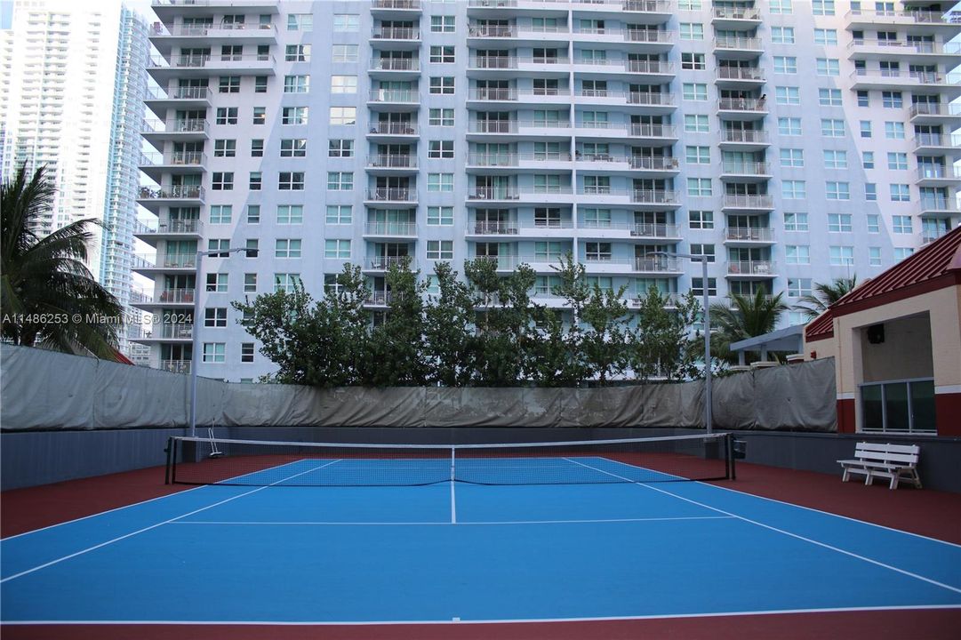 Недавно продано: $420,000 (1 спален, 1 ванн, 750 Квадратных фут)