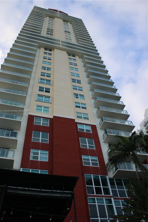 Недавно продано: $420,000 (1 спален, 1 ванн, 750 Квадратных фут)