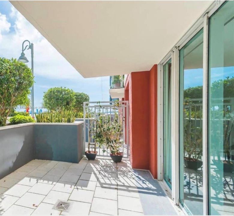 Недавно продано: $420,000 (1 спален, 1 ванн, 750 Квадратных фут)