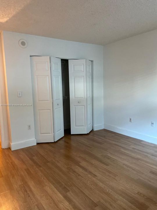 Недавно продано: $420,000 (1 спален, 1 ванн, 750 Квадратных фут)