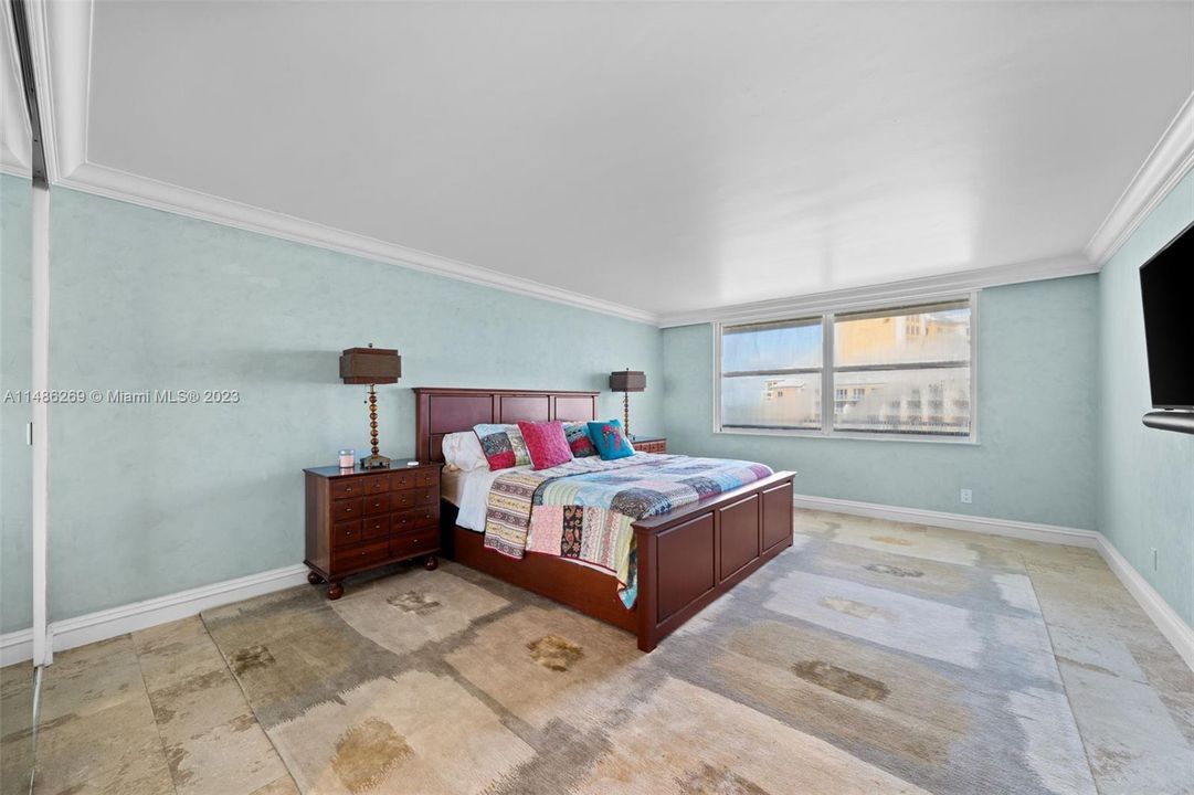 最近售出: $2,650,000 (3 贝兹, 3 浴室, 1772 平方英尺)