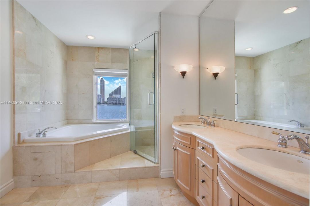 最近租的: $9,850 (3 贝兹, 3 浴室, 2310 平方英尺)
