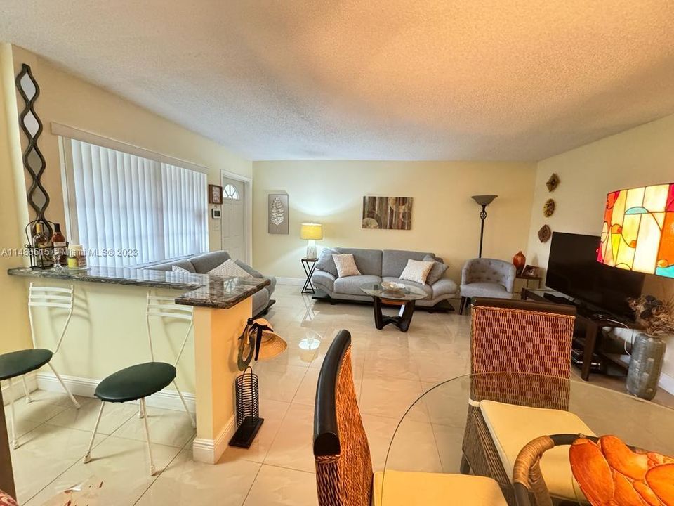 Recently Sold: $149,900 (1 beds, 1 baths, 720 Square Feet)