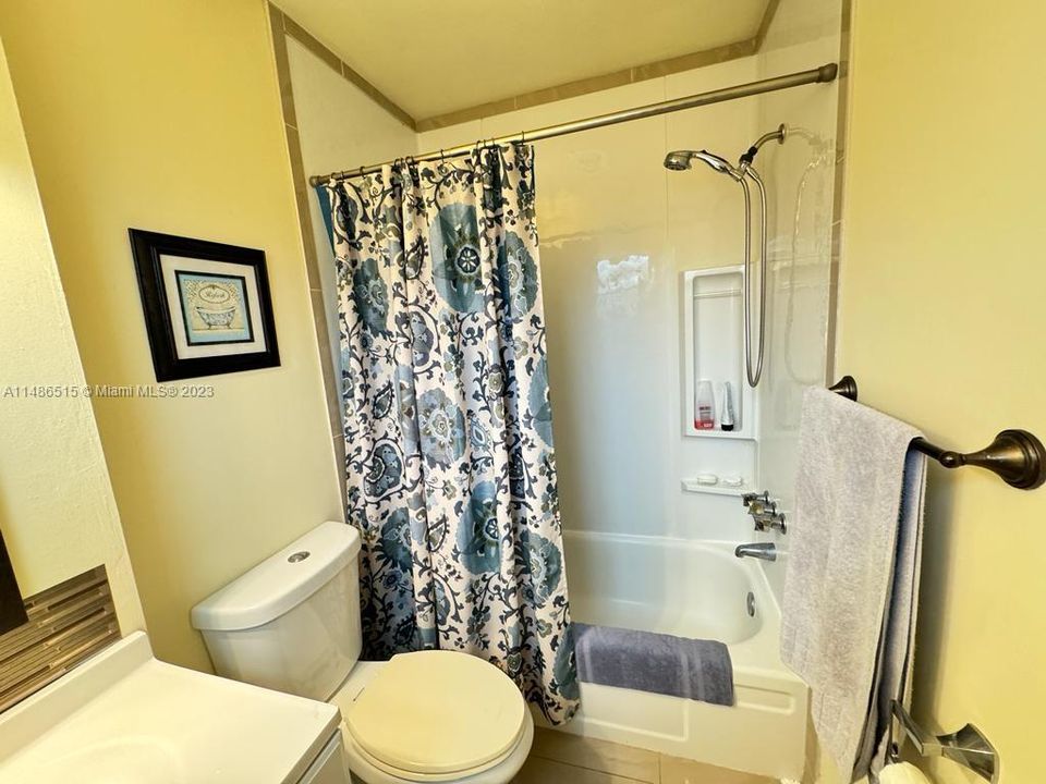 Recently Sold: $149,900 (1 beds, 1 baths, 720 Square Feet)