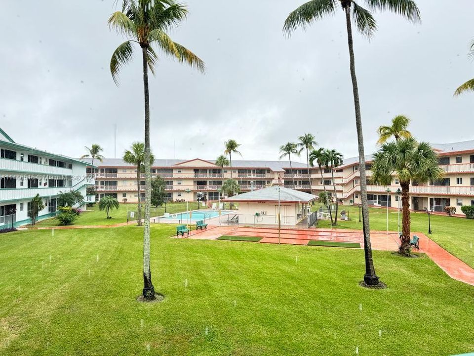 Recently Sold: $149,900 (1 beds, 1 baths, 720 Square Feet)