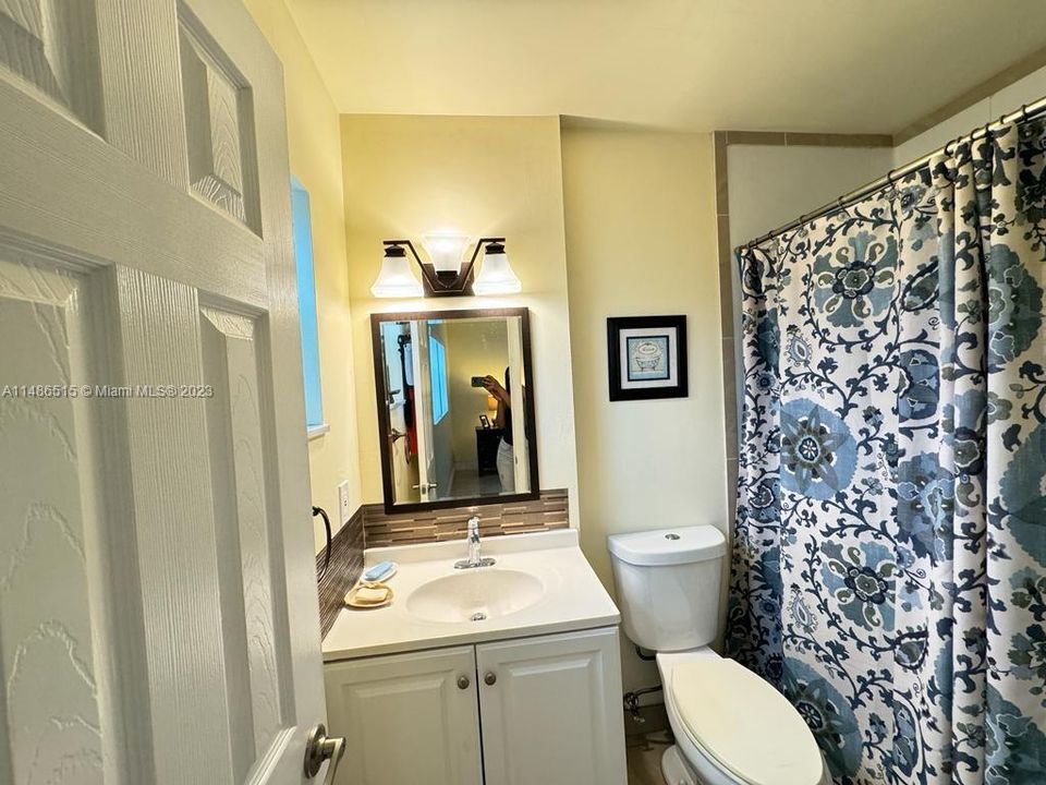 Recently Sold: $149,900 (1 beds, 1 baths, 720 Square Feet)