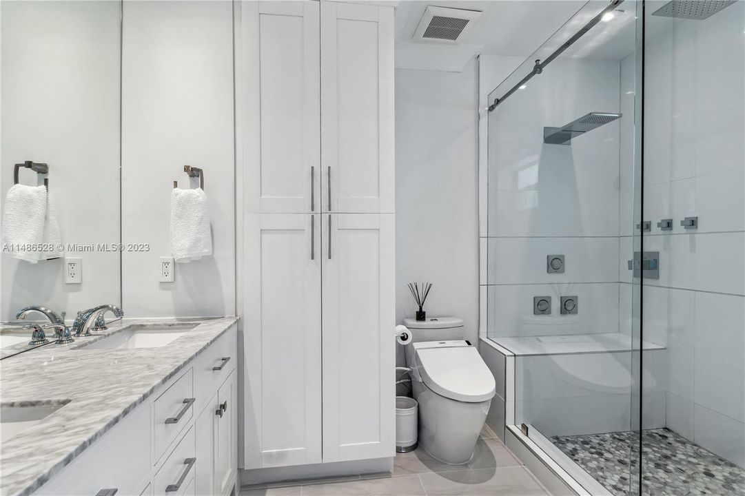 Недавно продано: $1,875,000 (3 спален, 2 ванн, 1780 Квадратных фут)