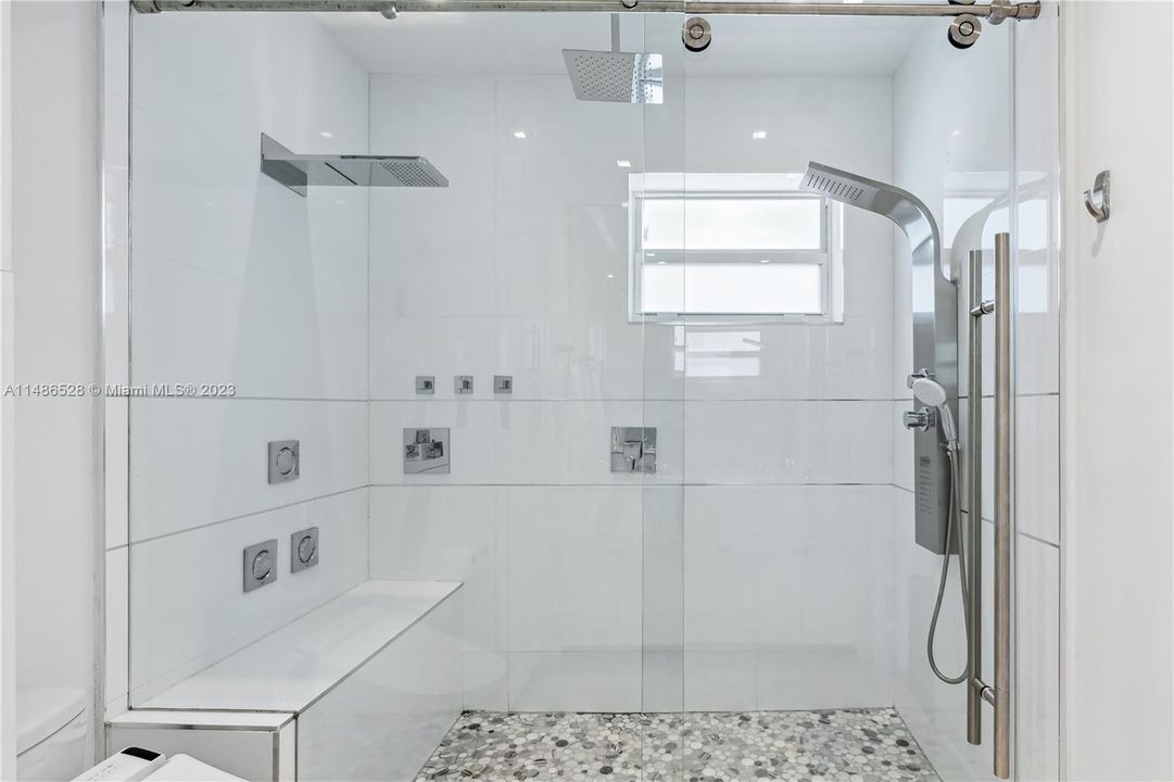 Недавно продано: $1,875,000 (3 спален, 2 ванн, 1780 Квадратных фут)