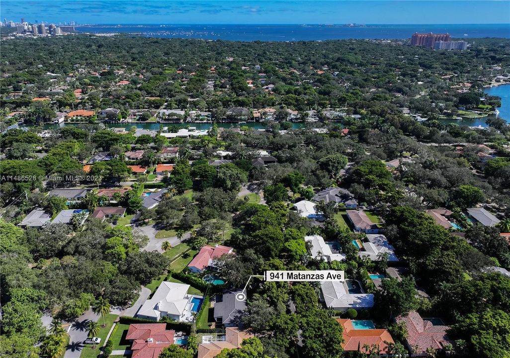 Недавно продано: $1,875,000 (3 спален, 2 ванн, 1780 Квадратных фут)