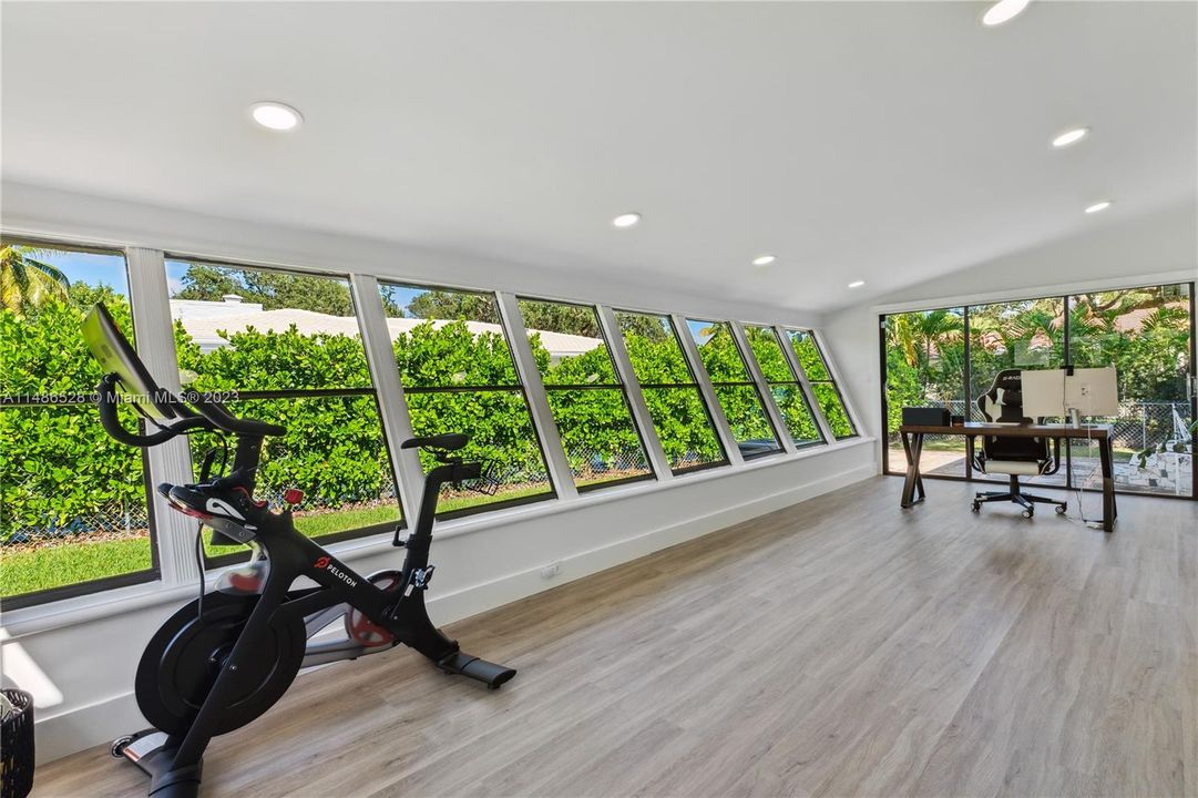 Недавно продано: $1,875,000 (3 спален, 2 ванн, 1780 Квадратных фут)