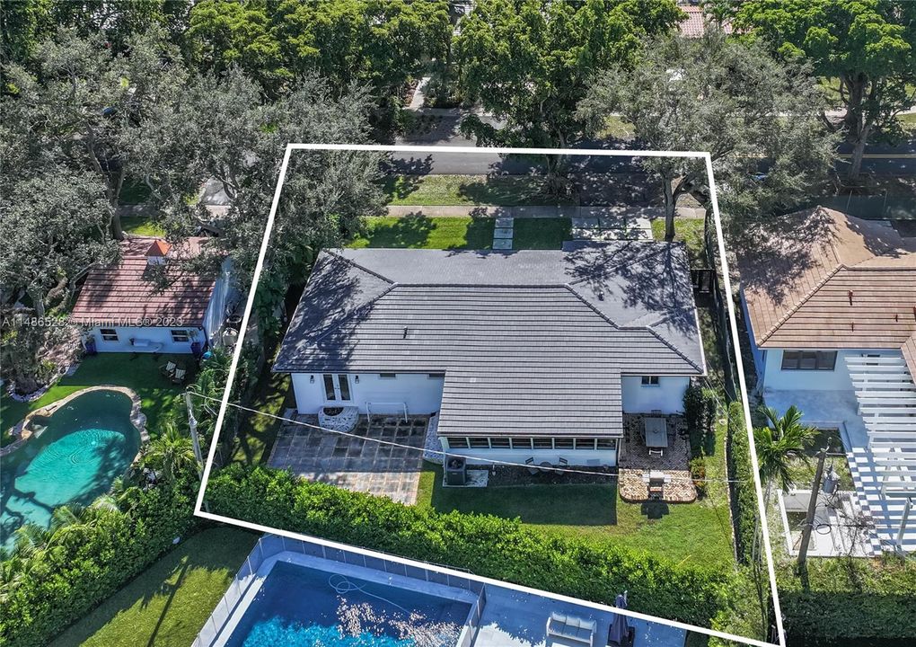 Недавно продано: $1,875,000 (3 спален, 2 ванн, 1780 Квадратных фут)