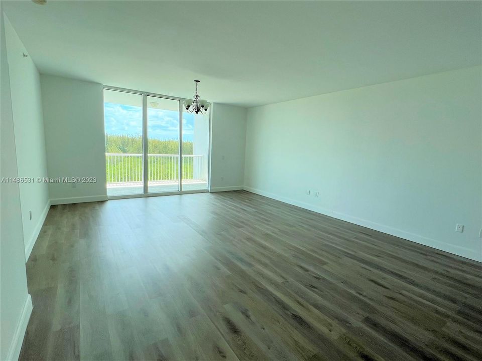 Недавно продано: $385,000 (2 спален, 2 ванн, 1743 Квадратных фут)