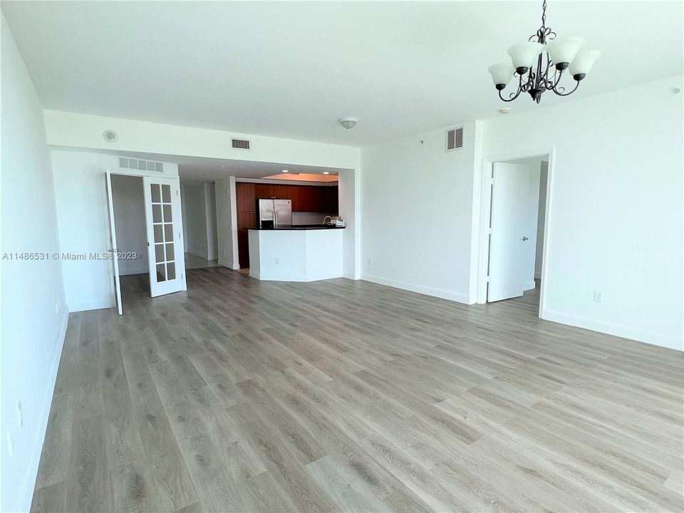 Недавно продано: $385,000 (2 спален, 2 ванн, 1743 Квадратных фут)