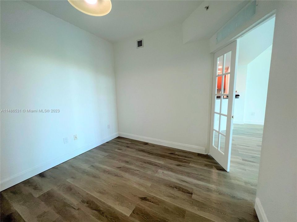 Недавно продано: $385,000 (2 спален, 2 ванн, 1743 Квадратных фут)