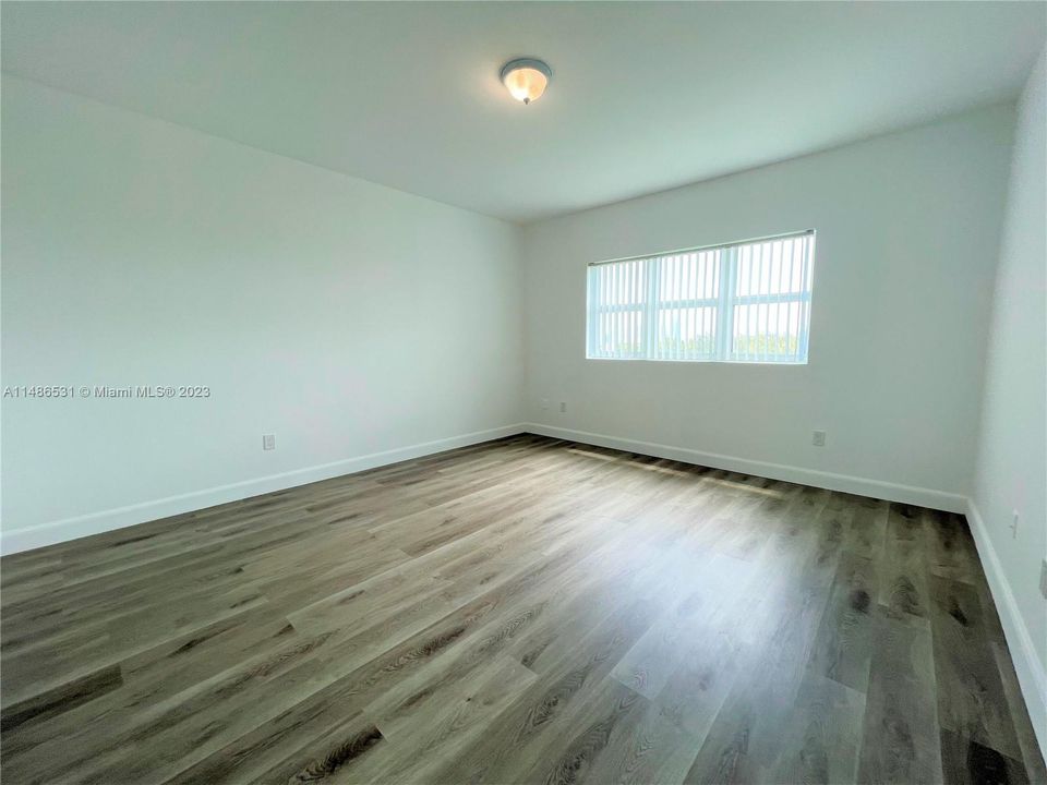 Недавно продано: $385,000 (2 спален, 2 ванн, 1743 Квадратных фут)