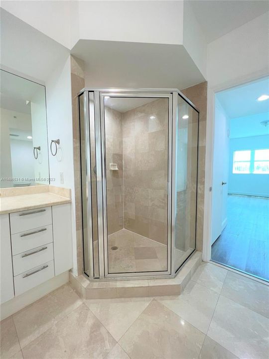 Недавно продано: $385,000 (2 спален, 2 ванн, 1743 Квадратных фут)